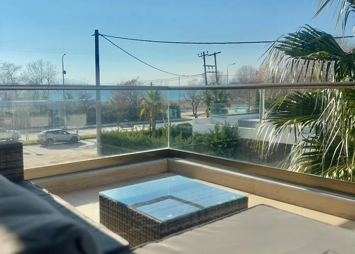 Cornelia Lux By Horizon Homes Apartmán Ofrínion